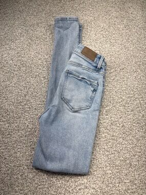 Women's Buckle Black Light Wash Blue High-Rise Fit No 35 Skinny Jeans Size 24x30